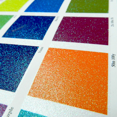 Mosaico de cores com acabamentos em purpurina